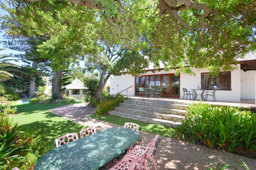 7 Bedroom Property for Sale in Westcliff Western Cape